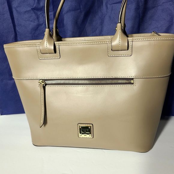 Dooney & Bourke Beacon Zip Tote Taupe Smooth Leather Carryall Shopper Zipper - Picture 2 of 16
